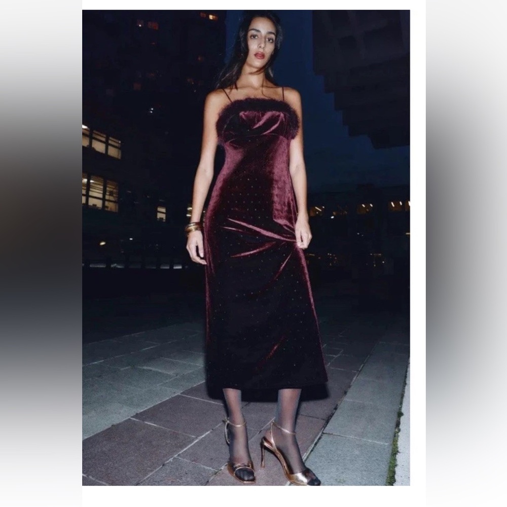 ZARA VELVET BEADED FAUX FUR
MIDI DRESS
